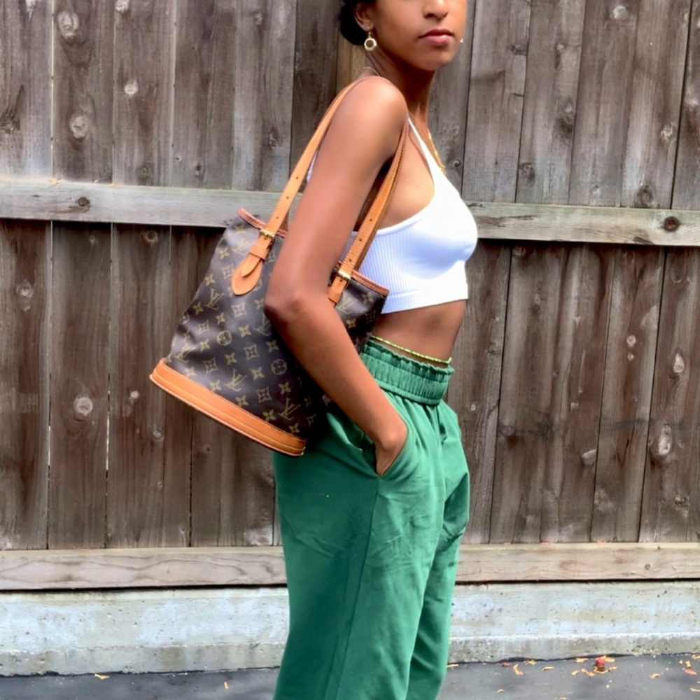 Auth Louis Vuitton Monogram Bucket Bag